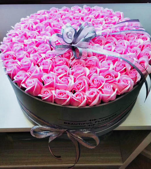 99朵绸缎圆形礼盒 商品图5