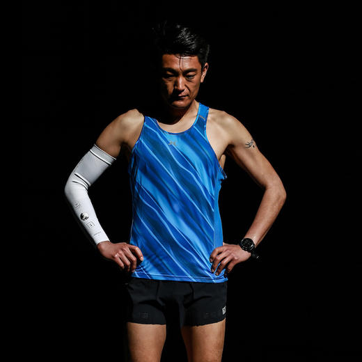 身体智慧 BODYWIT 男款 飞天PRO 速干超轻马拉松背心 商品图2
