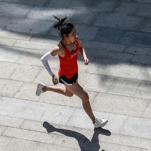 身体智慧 BODYWIT 女款 赤乌 马拉松跑步背心 商品图1