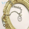字母B珍珠不规则U形合金手链 商品缩略图0