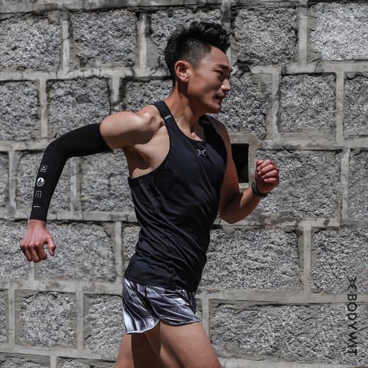 身体智慧 BODYWIT 男款 飞天PRO 马拉松跑步速干超轻背心 商品图1