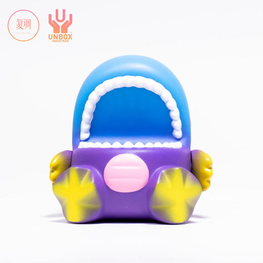 现货 Unbox 彩虹小恐龙 搪胶 潮玩 摆件 玩具 商品图3