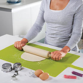 卷扣硅胶多彩带刻度和面垫擀面垫烘焙垫揉面垫免粘摁扣与固定带设计刻度设计随时掌控【JosephJoseph】