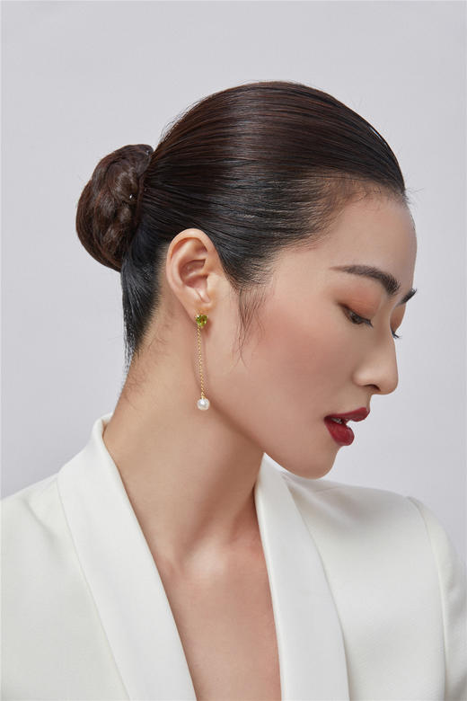 Pearl moments 橄榄石珍珠耳线 商品图2