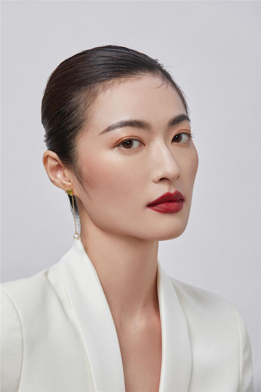 Pearl moments 橄榄石珍珠耳线 商品图1