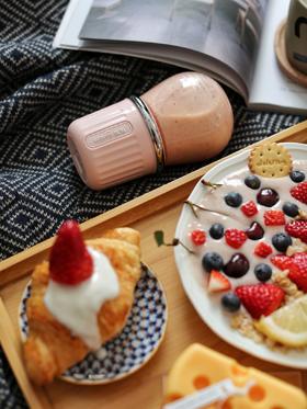 泡泡果汁杯丨香蕉草莓谷物思慕雪