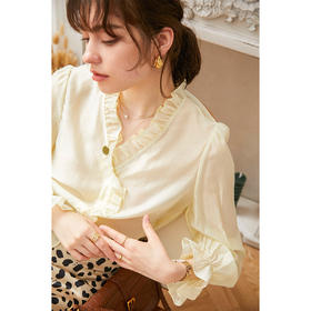 M4臣禾 复古荷叶领法式优雅衬衫(薄纱材质微透)S211051022（现货）