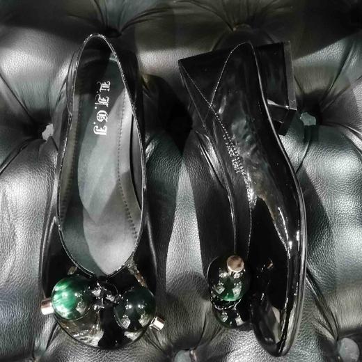 LFGJ 12003  真皮浅口单鞋女低跟粗跟漆皮圆头娃娃鞋豆豆鞋 商品图9