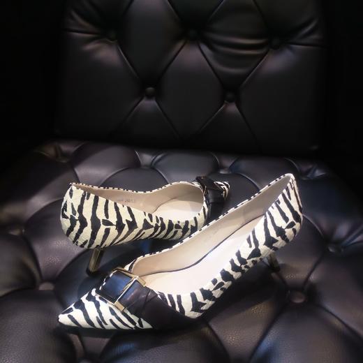 LFGJ 8504 设计师款牛皮/蛇皮经典小跟鞋 商品图9