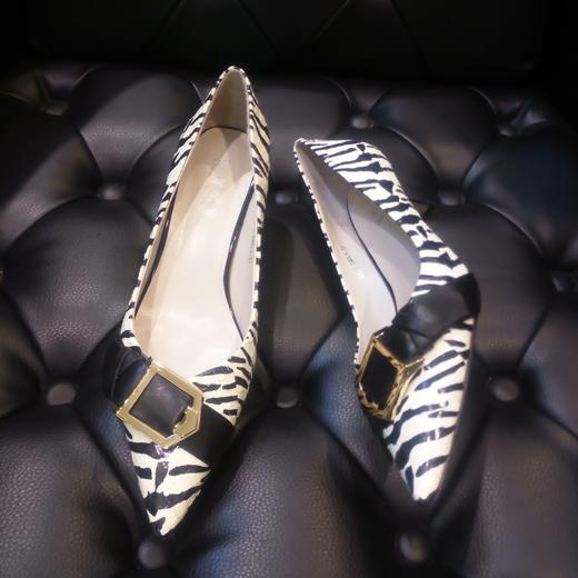 LFGJ 8504 设计师款牛皮/蛇皮经典小跟鞋 商品图11