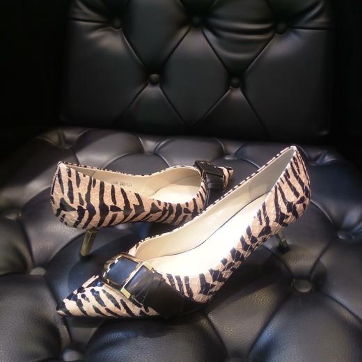 LFGJ 8504 设计师款牛皮/蛇皮经典小跟鞋 商品图3