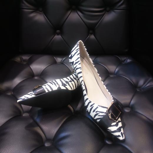 LFGJ 8504 设计师款牛皮/蛇皮经典小跟鞋 商品图10