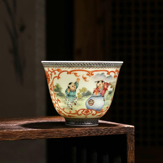 矾红彩开光粉彩婴戏杯 商品图1
