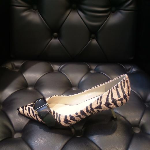 LFGJ 8504 设计师款牛皮/蛇皮经典小跟鞋 商品图1