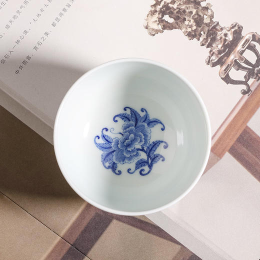 青花粉彩花卉杯 商品图4