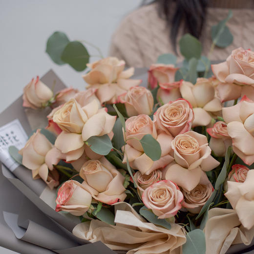 《卡布奇诺》-高端花束 商品图2