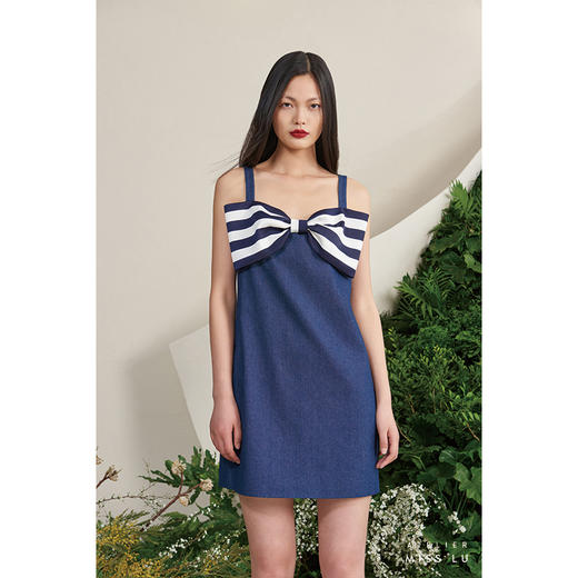 【白日幻想家】蓝白条造型蝴蝶结直筒吊带牛仔连衣裙/0000686 商品图1