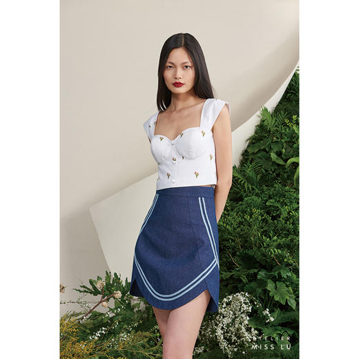 【沙拉鹿】小鹿藻心形宽吊带纯白短上衣/00185 商品图1