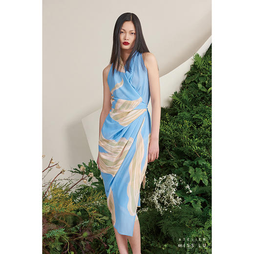 【潘思帕国王】海流叶立裁垂皱腰间系带天空蓝真丝裹身连衣裙/0000703B 商品图0