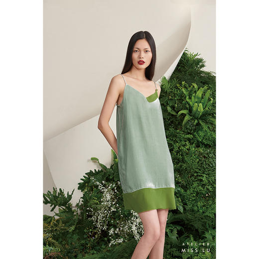 【朱莉塔】海松绿真丝丝绒不规则拼接领口吊带连衣裙/0000690 商品图2