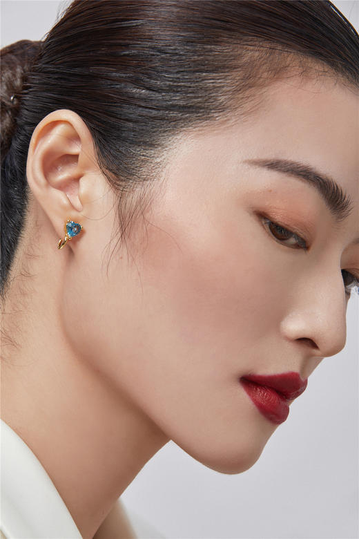 Pearl moments 天空蓝托帕石耳夹 商品图2