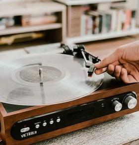 晚安书店No.27|如何抵抗雨天的忧郁