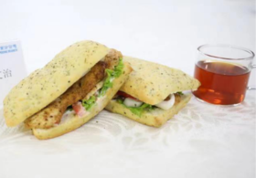 卡真鸡肉三明治