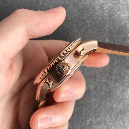 🆕超霸气BL百年灵飞行员8系列出货 承载7750机芯 316钢 精钢和玫瑰金可以选择！！达摩非常到位 美轮美奂 美不胜收 ！！搭配专柜正品一致的904不锈钢，材质 跟原装一样 。 商品图4