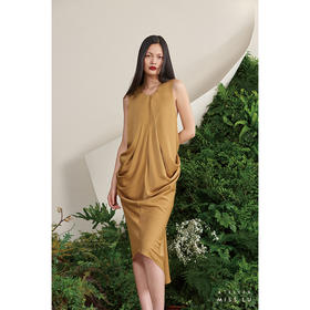 【木本曼陀罗】古铜黄后背V字镂空立裁设计中长款连衣裙/0000659
