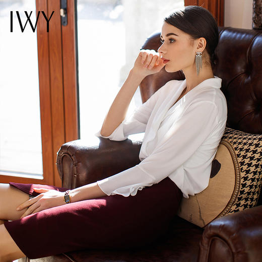 IWY/时尚职业装女式衬衫气质白色V领长袖气质酒红色半裙套装B58+S243 商品图3