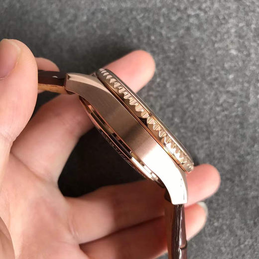 🆕超霸气BL百年灵飞行员8系列出货 承载7750机芯 316钢 精钢和玫瑰金可以选择！！达摩非常到位 美轮美奂 美不胜收 ！！搭配专柜正品一致的904不锈钢，材质 跟原装一样 。 商品图1