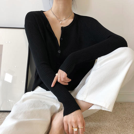 【超显瘦】小高腰短款针织衫 螺纹坑条设计 质感敲棒！ 商品图1