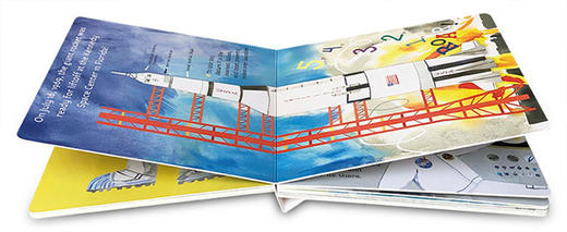 你好科学小世界 登月 英文原版 Hello World Moon Landing 幼儿英语启蒙认知纸板书 科普百科绘本 英文版进口原版书籍 商品图2