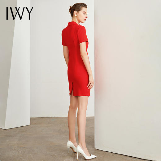 IWY/短袖红色连衣裙女气质法式美容院美业设计感小众个子西装裙04Q1+D810黑 商品图3
