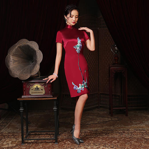 上海旗袍厂LHS-2003新款年轻婆婆婚宴婚礼烫钻气质短款旗袍 中国风妈妈装连衣裙春季 商品图0