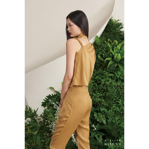 【菲丽西塔】古铜黄斜肩系领不规则编织吊带上衣/00178 商品图3