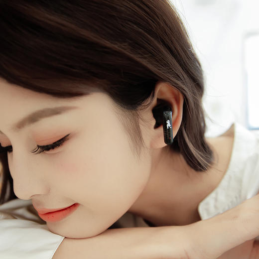 【采购专享】宫里的世界子ip十殿下&INMOST  便携充电无线耳机 商品图4