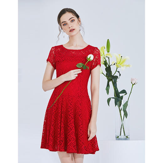 EITIE爱特爱女装夏季新品优雅蕾丝钩花皱褶A字裙中腰连衣裙5707412 商品图4