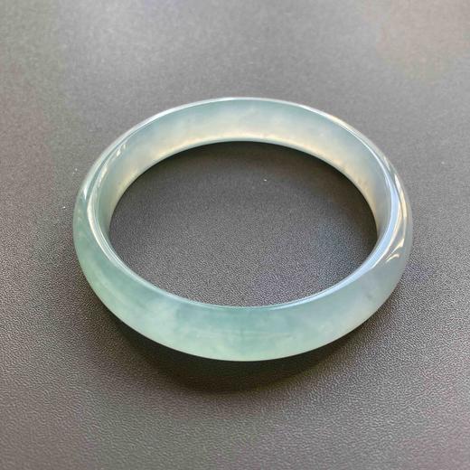 冰种淡晴水飘花翡翠手镯58 商品图0