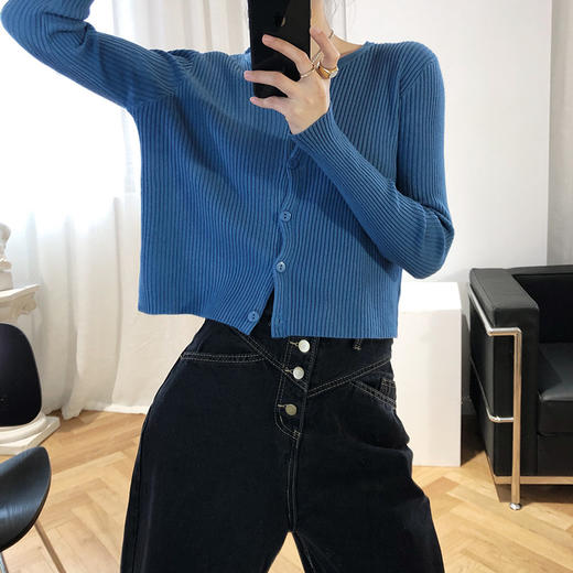 【超显瘦】小高腰短款针织衫 螺纹坑条设计 质感敲棒！ 商品图2