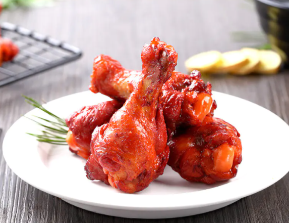 舒服的特别是啃着我最爱吃的奥尔良小鸡腿毕竟肉类零食什么的最好吃了!