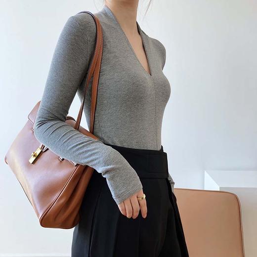 【穿出天鹅颈】小心机V领可外穿打底衫 柔软修身 3色可选 商品图6