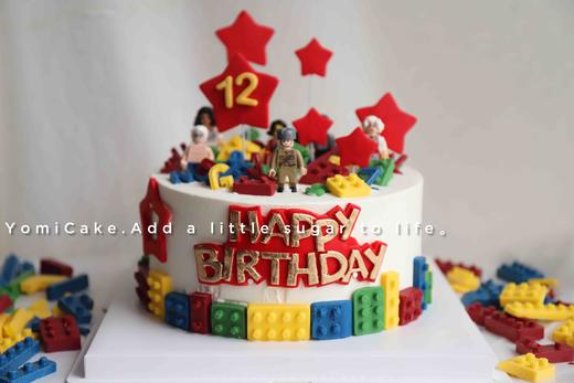 乐高积木蛋糕（除人偶外，其余装饰部分均可食用。积木为巧克力制品，星星为翻糖制品） 商品图0