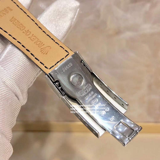 zui高品质劳力士满钻迪通拿密镶116599满天星到货，圈口镶嵌60颗梯形方钻，12颗蓝色宝石号称“十二蓝宝”，这款腕表最大的亮点莫过于表圈上的12颗精美方形蓝宝石 商品图3