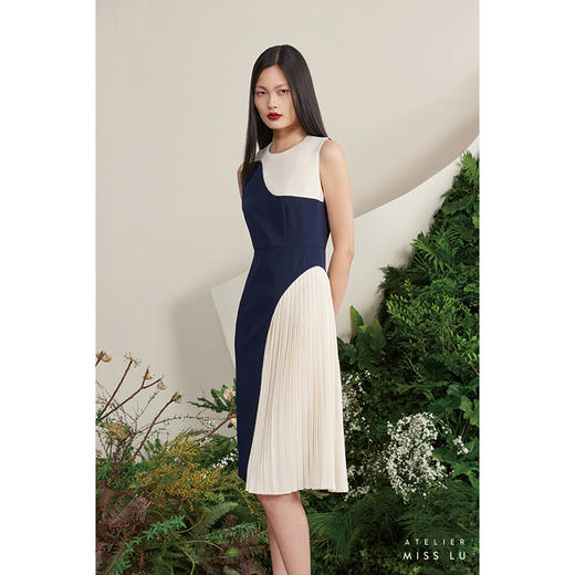 【法兰西多士】不规则藏青米白撞色褶皱连衣裙/0000650A 商品图2