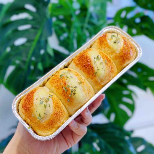 肉松蛋芝士（约8:30出炉）蛋黄，肉松，芝士 商品图0