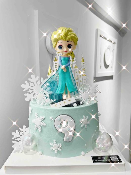 冰雪奇缘主题蛋糕，全部来自英国的蓝风车无添加动物奶油，主题装饰或有部分随机搭配，每款都是特别的存在 商品图0