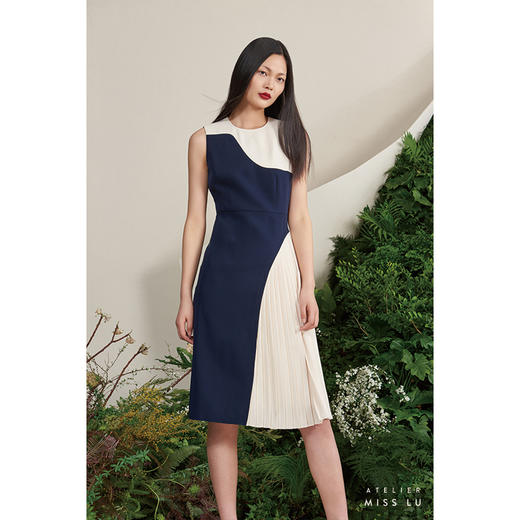 【法兰西多士】不规则藏青米白撞色褶皱连衣裙/0000650A 商品图0