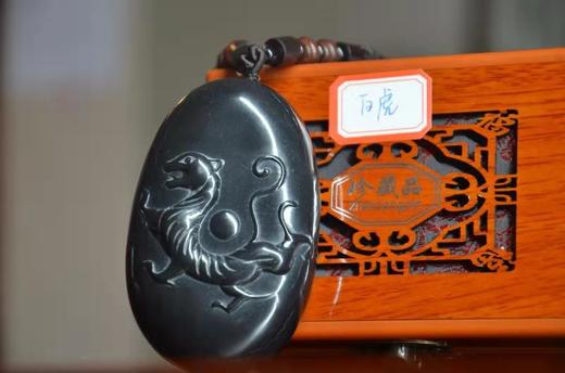 【四神兽手把件 精选玄石精品精雕而成，有收藏宝石鉴定证书】 商品图1