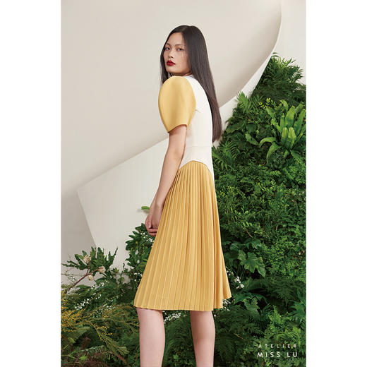 【玛丽假期】不规则奶黄米白撞色泡泡袖褶皱连衣裙/0000651 商品图2